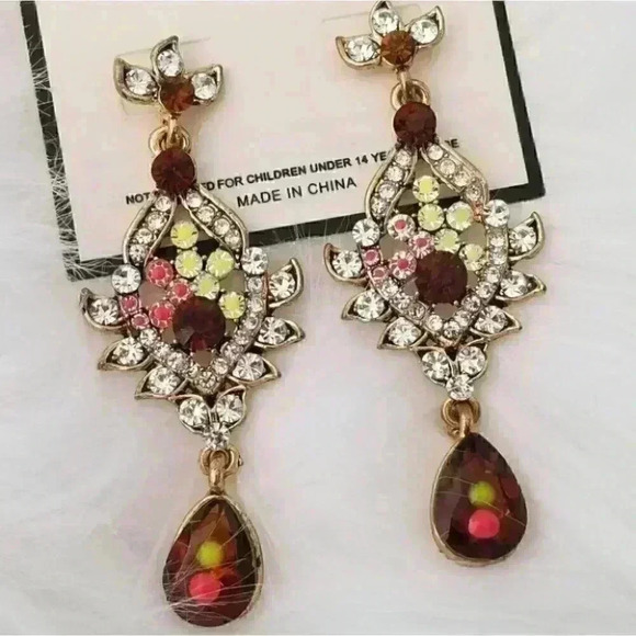 Glamorous Earrings - Picture 1 of 4